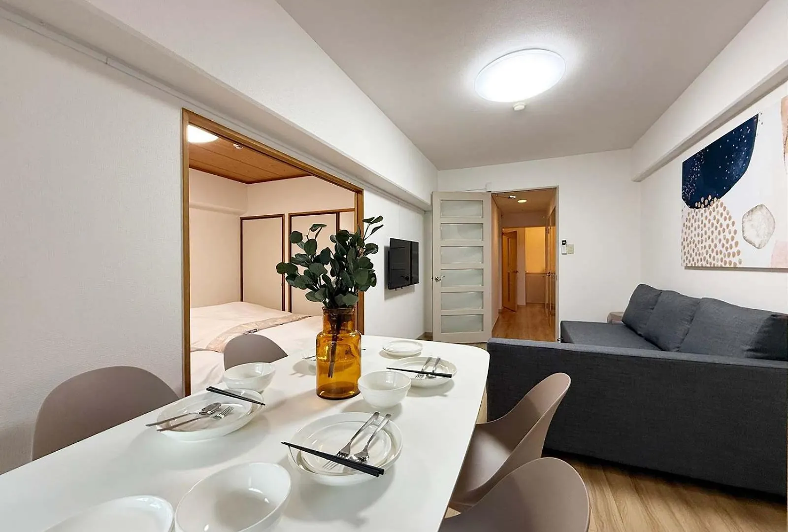 Residence Yu - Relaxing 2Br Near City Center Dining & Kitchen 히로시마 0*,